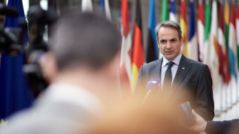 Άτυπη Σύνοδος Κορυφής της ΕΕ: κομβικός ο ρόλος Μητσοτάκη στις διαβουλεύσεις για τα κορυφαία αξιώματα της Κομισιόν