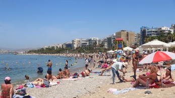 Καιρός: ζέστη και αφρικανική σκόνη - Στους 37 βαθμούς σκαρφαλώνει ο υδράργυρος