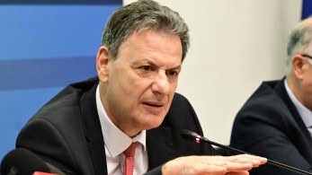 Σκυλακάκης για την ηλεκτρική διασύνδεση Κρήτης – Κύπρου: «Δεν έγιναν αυτά που περιμέναμε»