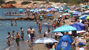 Απέχοντες: αδιάφοροι, ανεύθυνοι