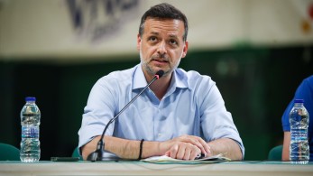 Χάρης Δούκας: διπλοθεσίτης