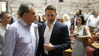 Κορυφώνεται η ένταση στον ΣΥΡΙΖΑ: στελέχη καλούν Κασσελάκη και Αποστολάκη να πάνε στον εισαγγελέα για το «μαύρο χρήμα»