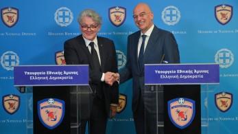 «Καμπανάκι» Δένδια σε Breton: Στη γειτονιά μας ένοπλες συγκρούσεις και εστίες έτοιμες να αναφλεγούν