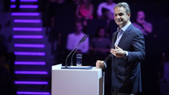 Μητσοτάκης: Να σκεπτόμαστε το κίνητρο πίσω από την ανάπτυξη της τεχνητής νοημοσύνης