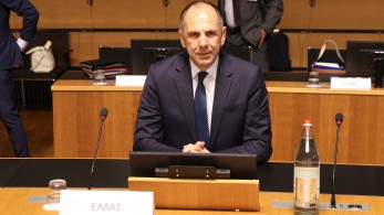 Γεραπετρίτης: Επιδιώκουμε γειτονιά ειρήνης και όχι με το δάχτυλο στη σκανδάλη - Καμία υποχώρηση στις τουρκικές αξιώσεις Γεραπετρίτης: Επιδιώκουμε γειτονιά ειρήνης και όχι με το δάχτυλο στη σκανδάλη - Καμία υποχώρηση στις τουρκικές αξιώσεις