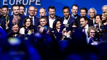 Deutsche Welle: Το πολιτικό τσίρκο της Ακροδεξιάς