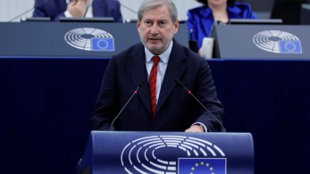 Βρυξέλλες: ο επίτροπος Χαν καλεί όλους τους εμπλεκόμενους να τηρήσουν τη Συμφωνία των Πρεσπών