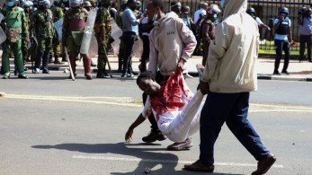 Κένυα: χάος από βίαιες διαδηλώσεις - Η κυβέρνηση αναπτύσσει τον στρατό