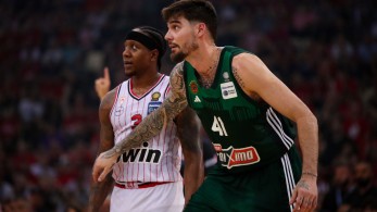 ΟΑΚΑ: ένταση μεταξύ οπαδών και ΜΑΤ πριν τον τελικό Παναθηναϊκός - Ολυμπιακός