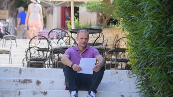 Άγγελος Μπασινάς: «Γράμμα στον νεότερο εαυτό μου» - Δείτε το πρώτο από τα 6 αφιερωματικά βίντεο του ΟΠΑΠ