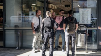 Τα σενάρια που εξετάζουν οι Αρχές για τη μαφιόζικη εκτέλεση στον Πειραιά