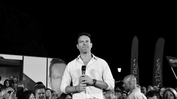 Σοφία Βούλτεψη: Πού πας, Ρένα μου, χωρίς κόκκινο καπέλο;