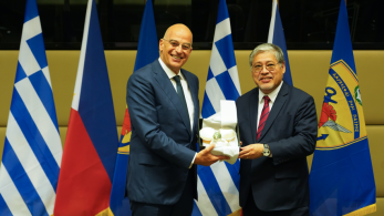 Συνάντηση Δένδια με τον υπουργό Εξωτερικών των Φιλιππίνων