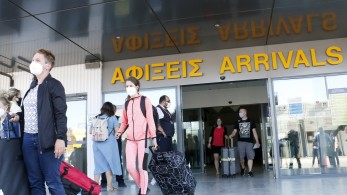 Εμπιστεύονται την Ελλάδα, αλλά δεν κάνουν κρατήσεις