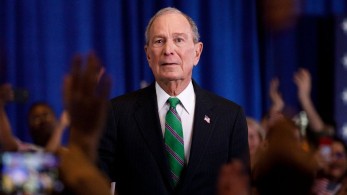 Εύσημα από τον Μάικλ Μπλούμπεργκ σε Μητσοτάκη για τον κορωνοϊό