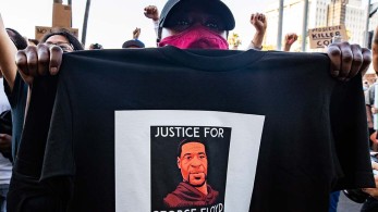 Δολοφονία Τζορτζ Φλόιντ: Φώναξε 20 φορές “δεν μπορώ να ανασάνω” – Νέο υλικό στη δημοσιότητα