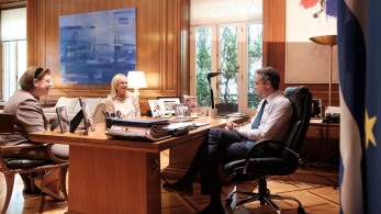 Συνάντηση Μητσοτάκη με την Άννα Φόνσου για τη θεσμική θωράκιση του ιδρύματος «Το Σπίτι του Ηθοποιού»