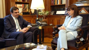 Σακελλαροπούλου σε συνάντηση με Σχοινά: Η πανδημία δοκιμάζει τα αντανακλαστικά της Ευρώπης