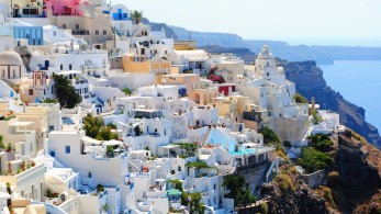 Ο χάρτης της τουριστικής ανάκαμψης στην Ελλάδα: Ποιες περιοχές πάνε καλύτερα