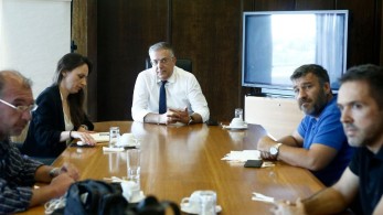 Πρόγραμμα «Αντώνης Τρίτσης» και εργαζόμενοι στην αυτοδιοίκηση, στην ατζέντα των συναντήσεων Θεοδωρικάκου