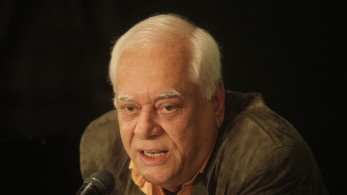«Είναι βλάκας ο Ανδρουλάκης;» αναρωτιέται το alter ego του Τσίπρα Θανάσης Καρτερός
