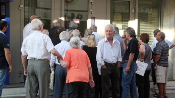 9 χρόνια από τα capital controls και το (ιστορικό) δημοψήφισμα-απάτη