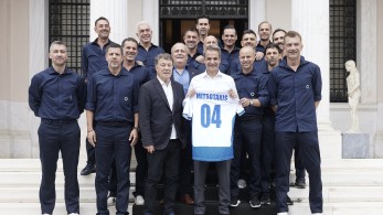 Μητσοτάκης: Συναντήθηκε με την Εθνική Ομάδα Ποδοσφαίρου του 2004-«Είκοσι χρόνια μετά, μας κάνετε υπερήφανους»