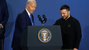 Η αντίδραση Ζελένσκι όταν ο Μπάιντεν τον προσφωνεί «Πούτιν» (βίντεο)