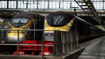 Γαλλία: ακροαριστερούς εξτρεμιστές βλέπουν οι αρχές πίσω από το σαμποτάζ στο σιδηροδρομικό δίκτυο