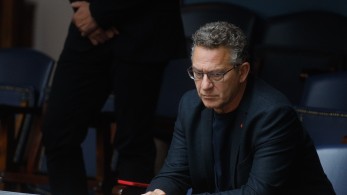 Απίστευτη ομολογία Αρβανίτη: Στο «Κόκκινο» υπήρχαν εργαζόμενοι που δούλευαν «μαύρα» Απίστευτη ομολογία Αρβανίτη: Στο «Κόκκινο» υπήρχαν εργαζόμενοι που δούλευαν «μαύρα»
