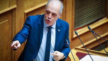 Οι «ψεκασμένες θεωρίες» Βελόπουλου περί εξορύξεων