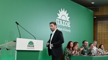 Αυξάνονται οι μνηστήρες στο ΠΑΣΟΚ: Δούκας και Γερουλάνος τρομάζουν τον Ανδρουλάκη