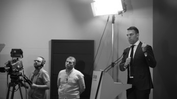 Χωρίς προτάσεις ο ΣΥΡΙΖΑ, τρέχει να τις καταρτίσει πριν από τη ΔΕΘ