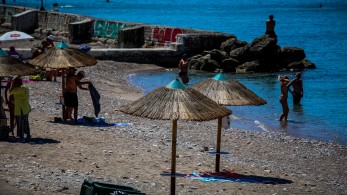 Κορυφώνεται ο καύσωνας Τετάρτη και Πέμπτη: έκτακτα μέτρα προστασίας για εργαζομένους και ευπαθείς ομάδες