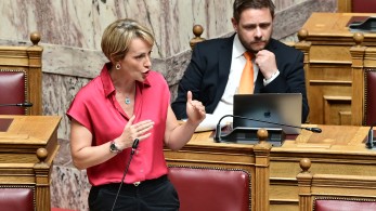 Σδούκου: Tο μέτρο της ενίσχυσης για την ηλεκτρική ενέργεια ήταν νόμιμο και εγκεκριμένο από την ΕΕ