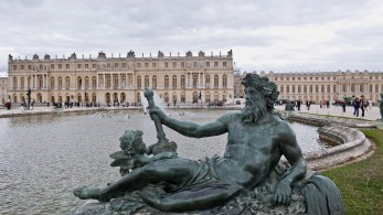 Συναγερμός στις Βερσαλλίες: εκκενώνεται το ανάκτορο λόγω περιστατικού ασφαλείας
