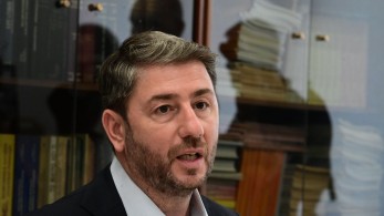 Εσωκομματικό πραξικόπημα Ανδρουλάκη για να θέσει εκτός μάχης τον Χάρη Δούκα