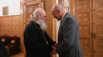 Με τον αρχιεπίσκοπο Ιερώνυμο συναντήθηκε ο Νίκος Δένδιας