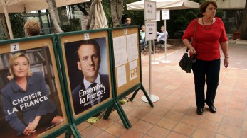 Γαλλία: με... αέρα πρωτιάς η Λεπέν στις κάλπες την Κυριακή