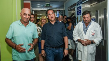 Υπεγράφη από τον Άδωνι Γεωργιάδη η σύμβαση δωρεάς για τη στέγαση ιατρών στη Μύκονο