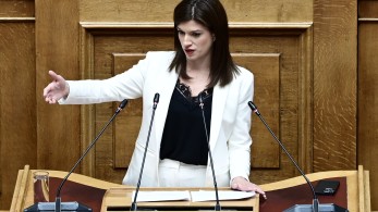 Νοτοπούλου: «Κατάπτυστη η θεωρία ότι ο Τσίπρας ενορχηστρώνει την υπονόμευση του Κασσελάκη»