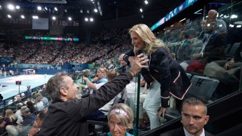 Ολυμπιακοί Αγώνες 2024: θερμός χαιρετισμός Μητσοτάκη με την Τζιλ Μπάιντεν