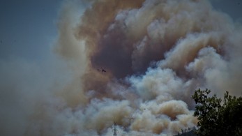 Ασπρόπυργος: υπό μερικό έλεγχο η πυρκαγιά στην περιοχή Λάκκα Κάτσαρη