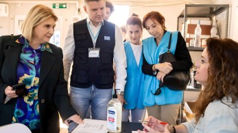 Ημέρες καριέρας: πάνω από 1.000 πρόσφυγες βρήκαν εργασία σε 200 ελληνικές επιχειρήσεις σε 3 μήνες