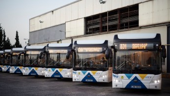 Η απόλυση είναι για τα κορόιδα