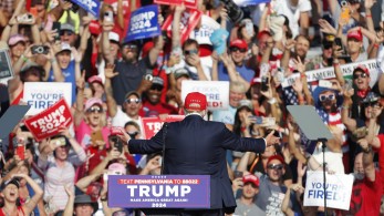 Το FBI κατονόμασε τον 20χρονο Τόμας Μάθιου Κρουκς ως δράστη της επίθεσης του Τραμπ