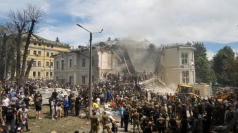 Ουκρανία: αποτροπιασμός για το ρωσικό πλήγμα με τους 29 νεκρούς - Αντίποινα υποσχέθηκε ο Ζελένσκι