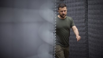 Bολοντίμιρ Ζελένσκι: αψηφά τους κινδύνους για να σώσει τη χώρα του