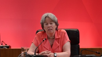 Λινού: αδειάζει Κασσελάκη για τη διαγραφή της, πλέκει το εγκώμιο Τσίπρα Λινού: αδειάζει Κασσελάκη για τη διαγραφή της, πλέκει το εγκώμιο Τσίπρα