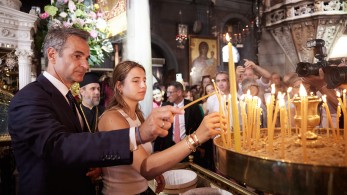 Στα Χανιά για τον Δεκαπενταύγουστο ο Κυριάκος Μητσοτάκης - Παρακολούθησε τη Θεία Λειτουργία